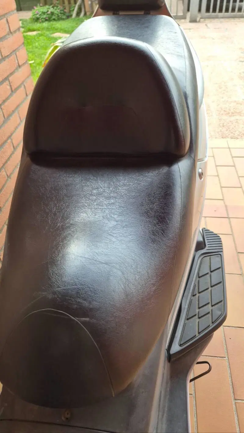 Suzuki Burgman AN 250 (1998 - 01) (5)