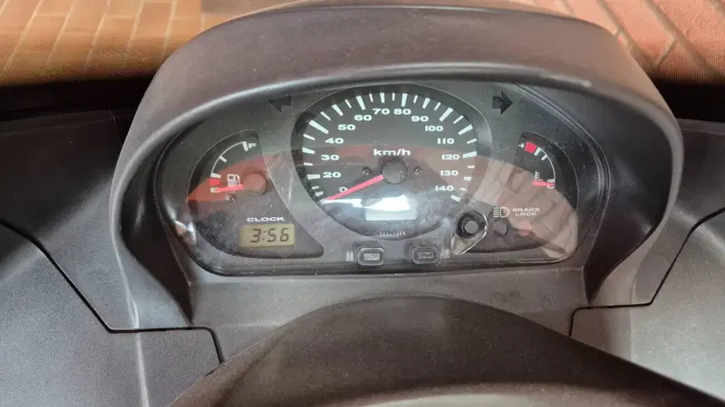 Suzuki Burgman AN 250 (1998 - 01) (8)