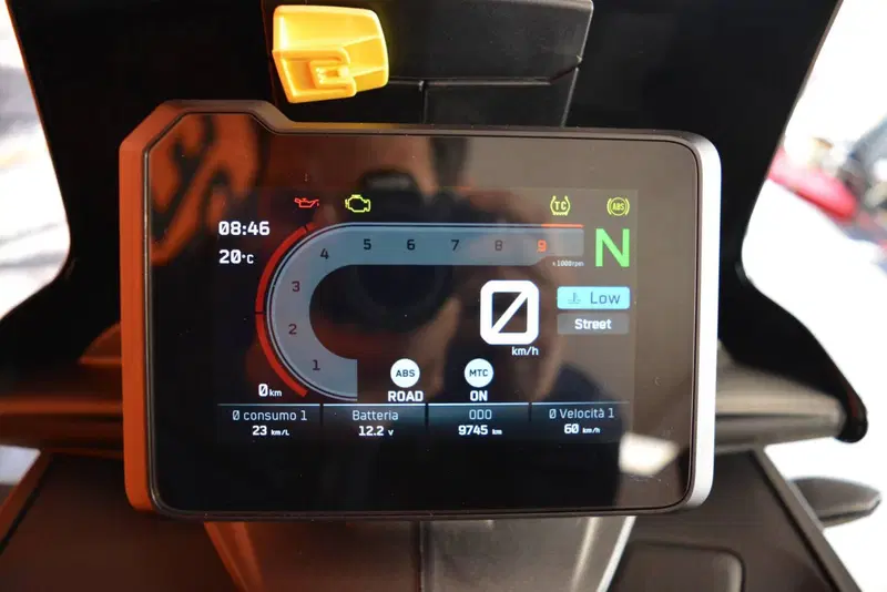 KTM 890 SMT (2023 - 25) (18)