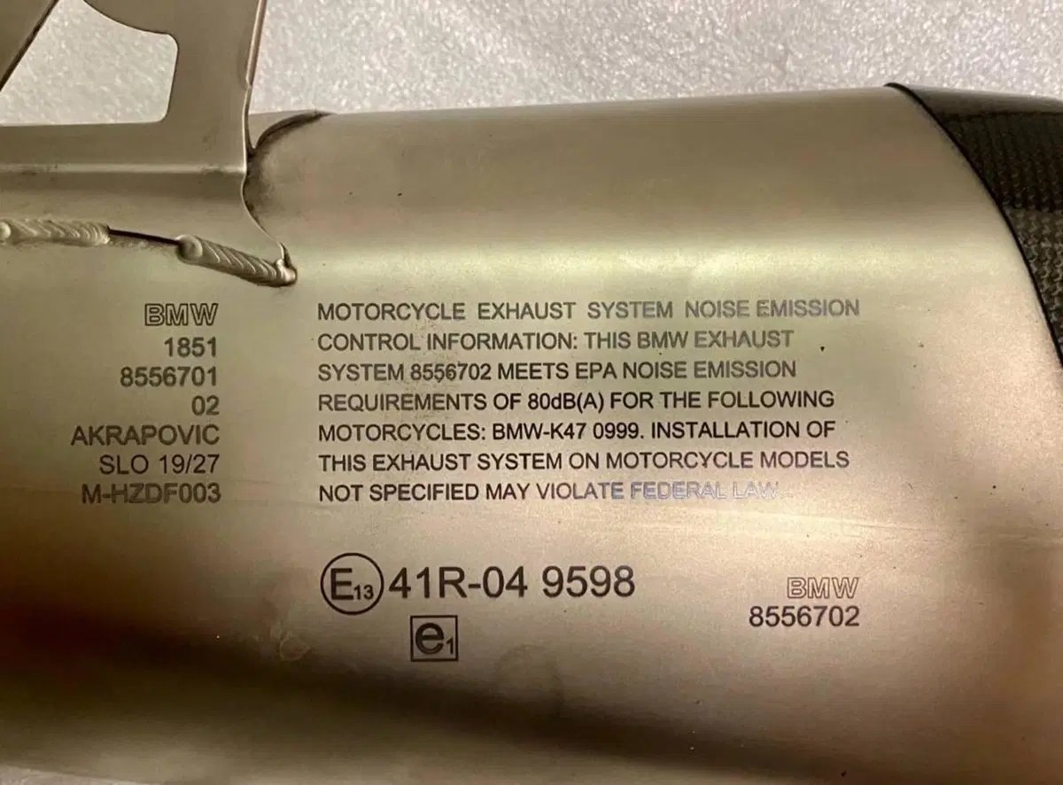 Silenziatore slip-on BMW MOTORRAD per S1000R Akrapovic (3)