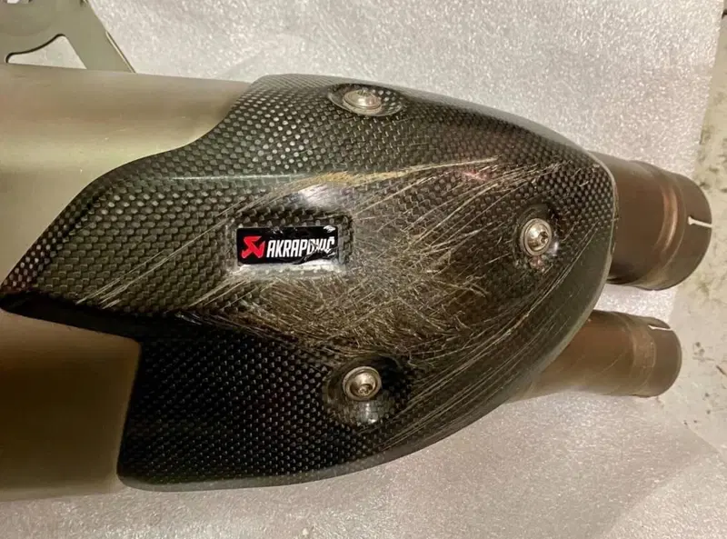 Silenziatore slip-on BMW MOTORRAD per S1000R Akrapovic (4)