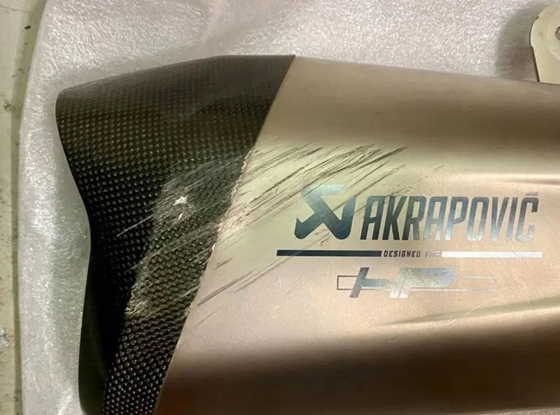 Silenziatore slip-on BMW MOTORRAD per S1000R Akrapovic (5)