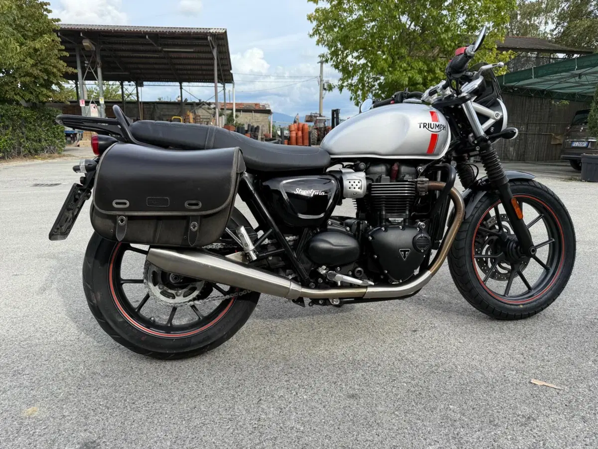 Triumph Street Twin 900 (2016)
