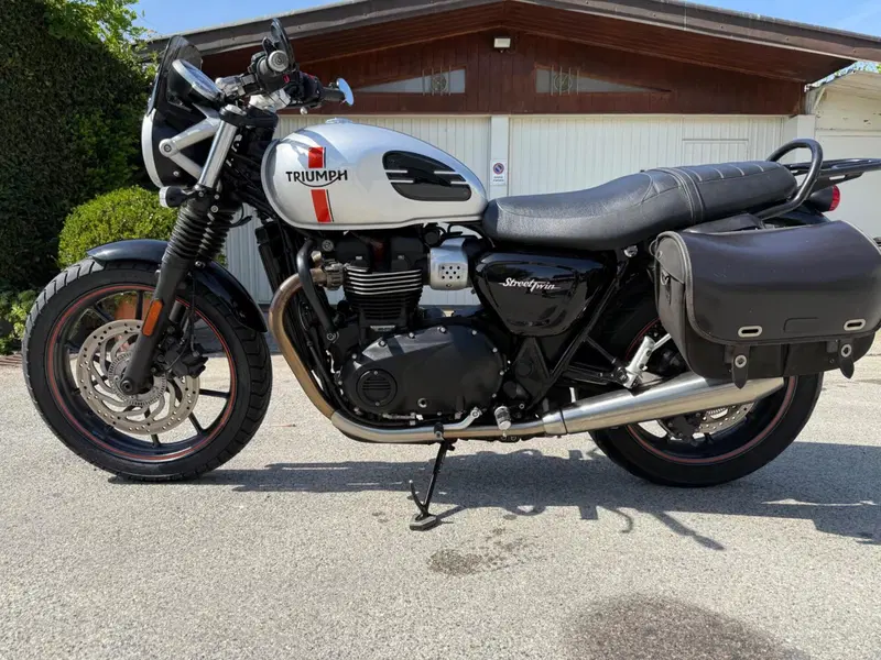 Triumph Street Twin 900 (2016) (2)
