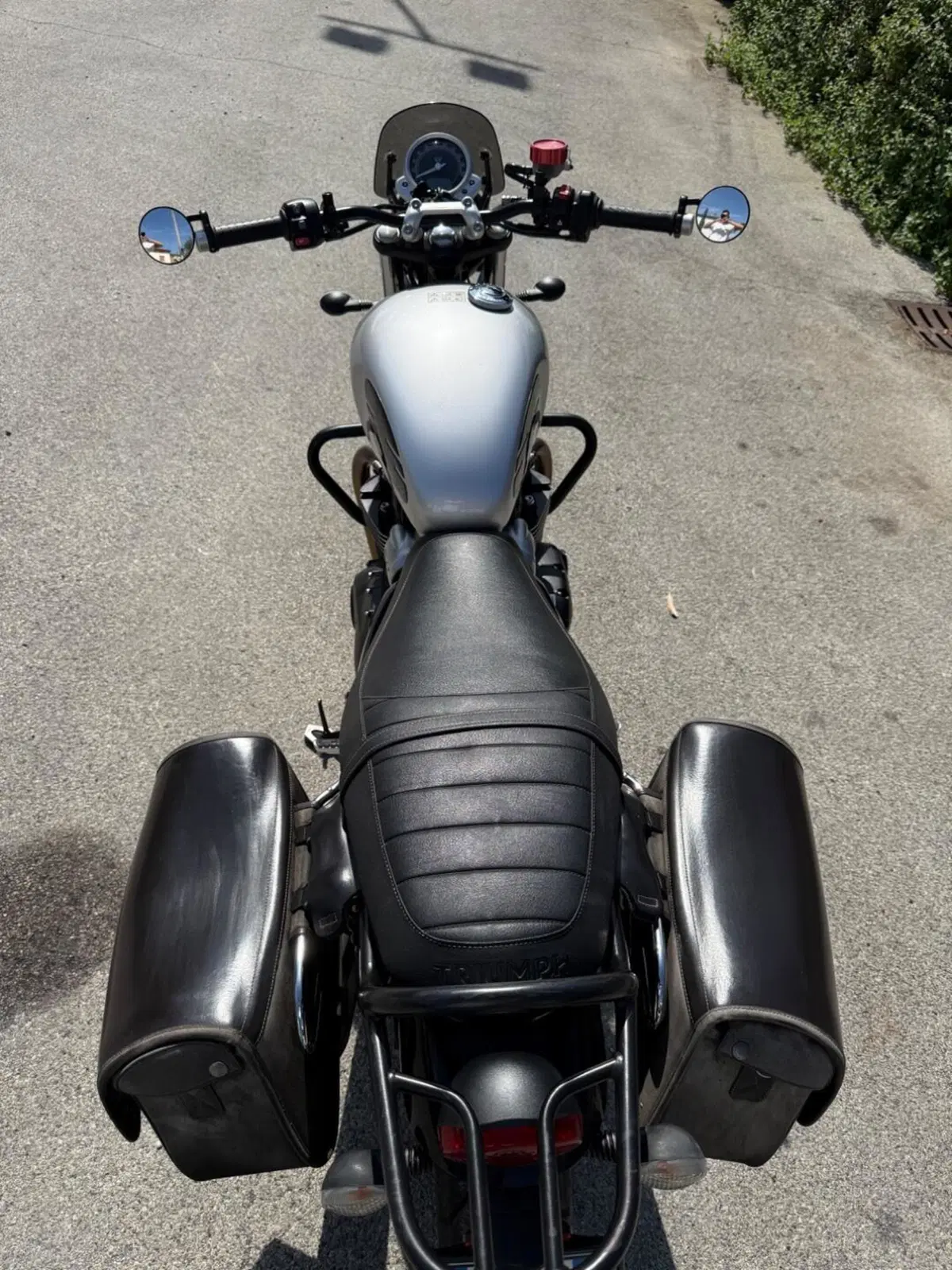 Triumph Street Twin 900 (2016) (9)