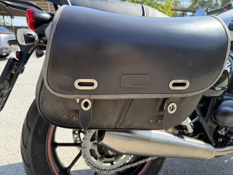 Triumph Street Twin 900 (2016) (11)