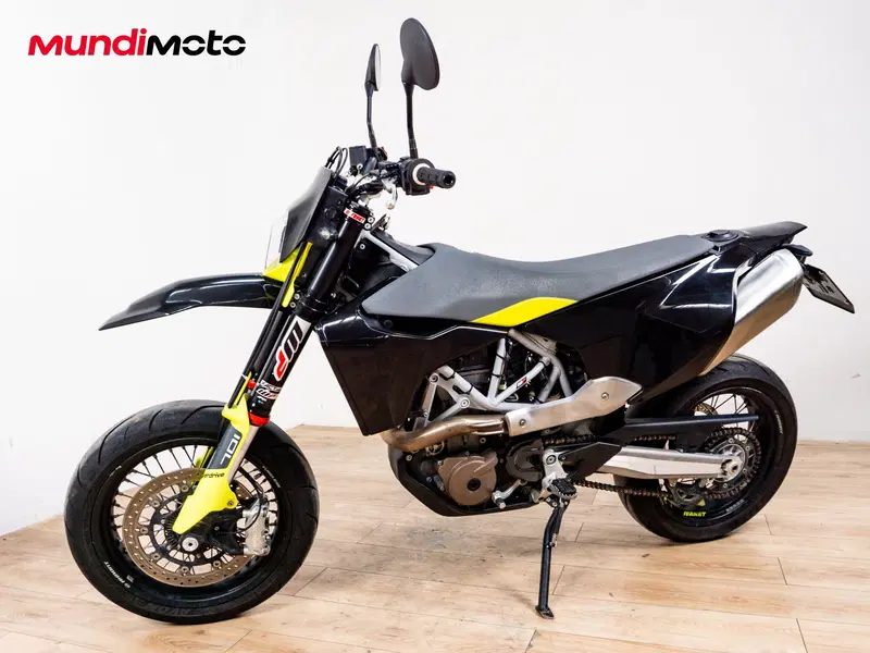Husqvarna 701 Supermoto (2022) (8)