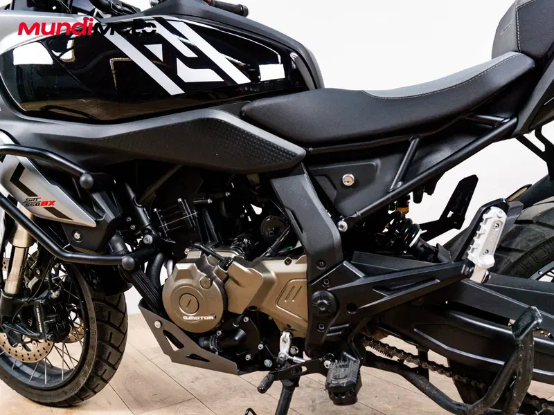 QJ Motor SRT 550 SX (2024) (8)