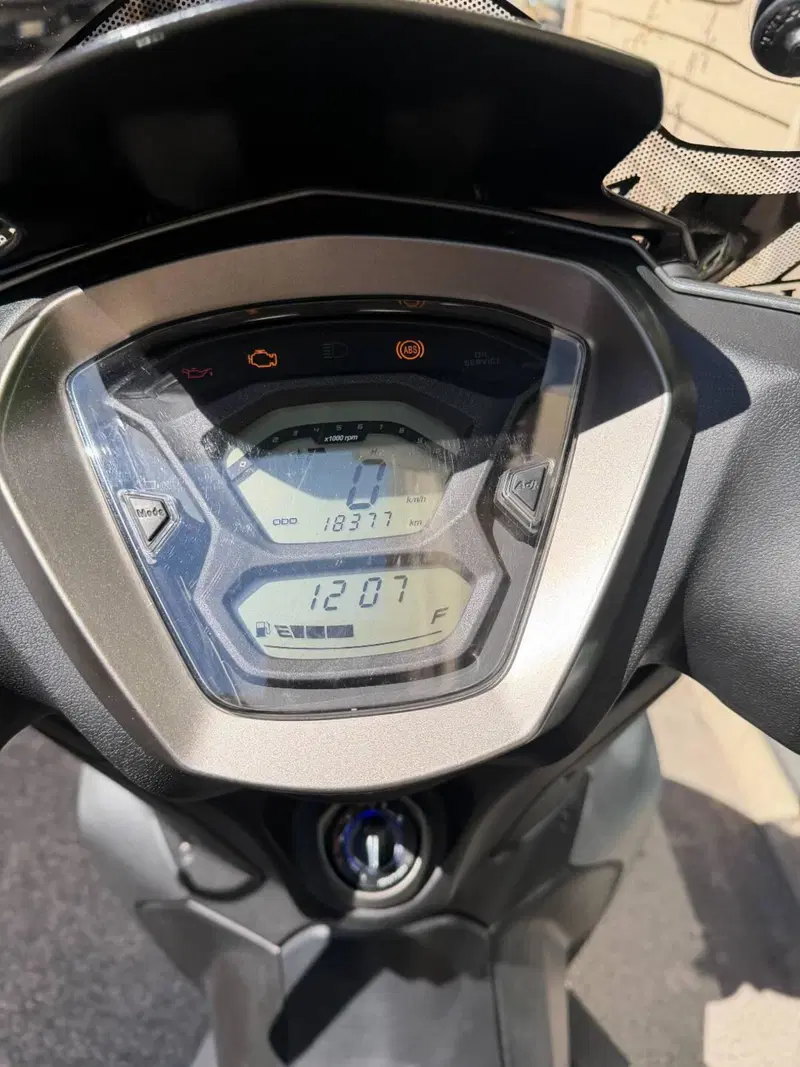 Kymco Agility 300i (2021 - 25) (4)