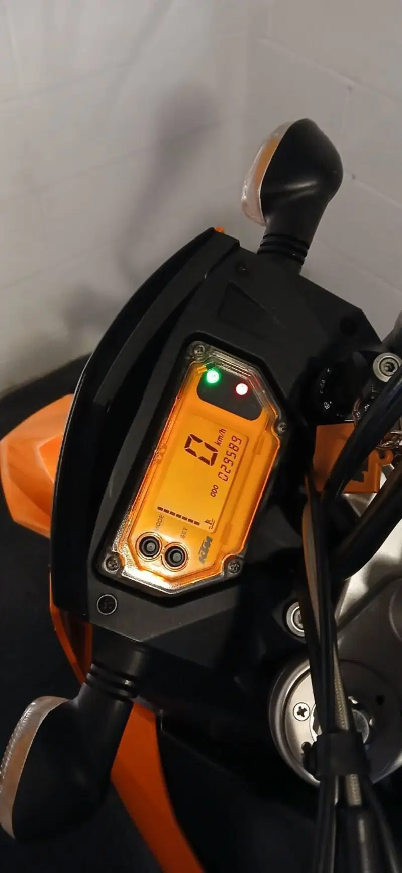 KTM 950 Supermoto (2006 - 08) (3)