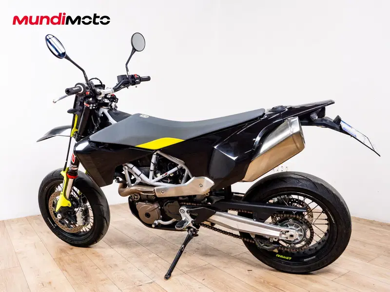 Husqvarna 701 Supermoto (2022) (7)