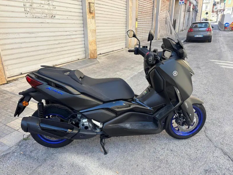 Yamaha X-Max 300 Tech Max (2025 - 26) (4)
