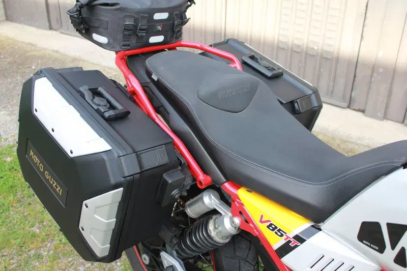 Moto Guzzi V85 TT Evocative Graphics (2019 - 20) (12)