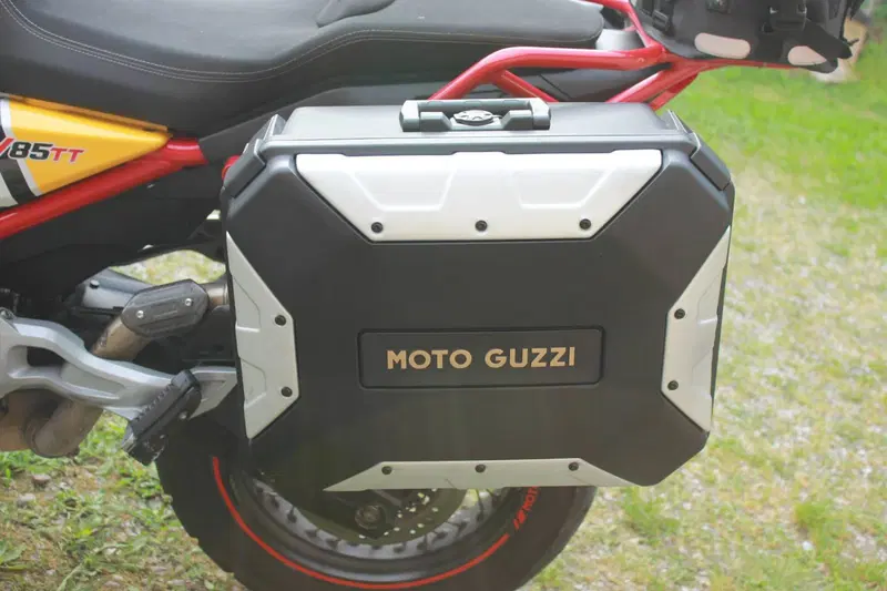 Moto Guzzi V85 TT Evocative Graphics (2019 - 20) (10)