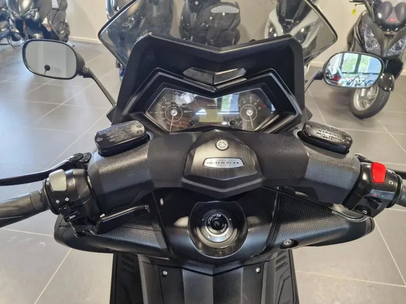 Yamaha T-Max 530 Black Max (2012 - 14) (2)
