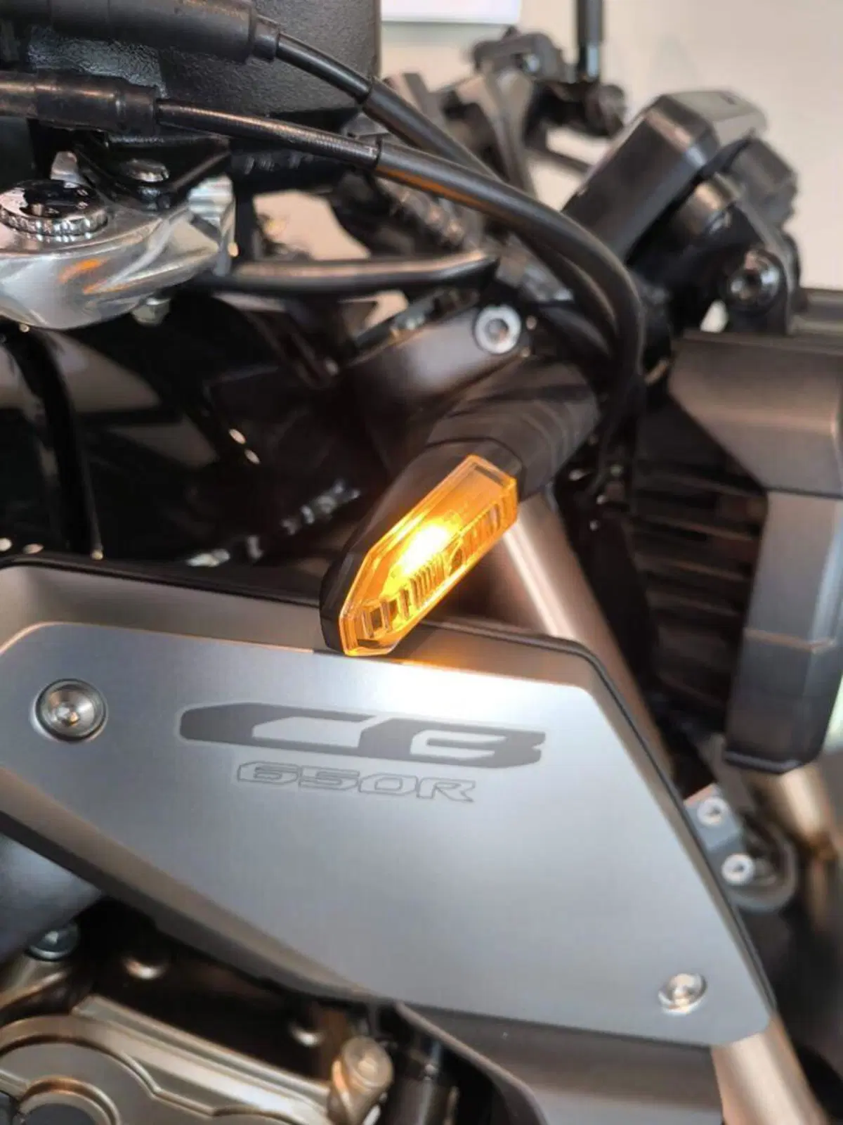 Honda CB 650 F (2017 - 18) (9)