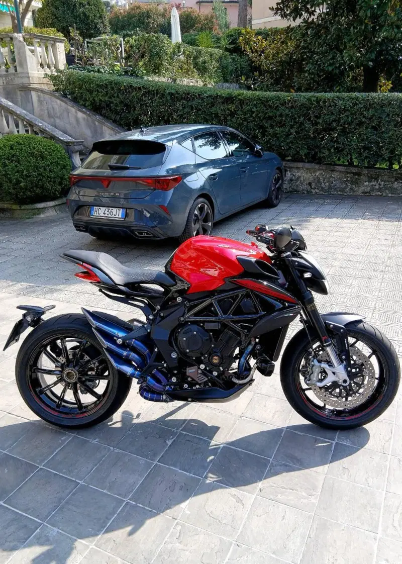 MV Agusta Dragster 800 Rosso (2021 - 23) (2)