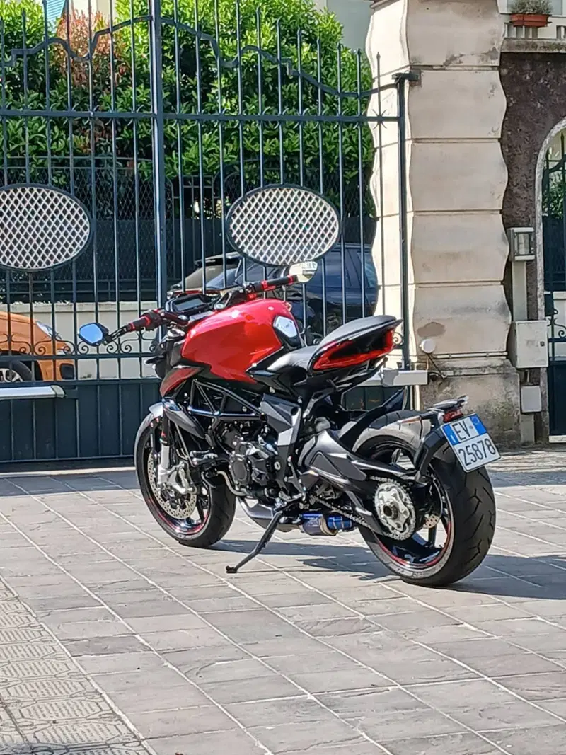 MV Agusta Dragster 800 Rosso (2021 - 23) (4)