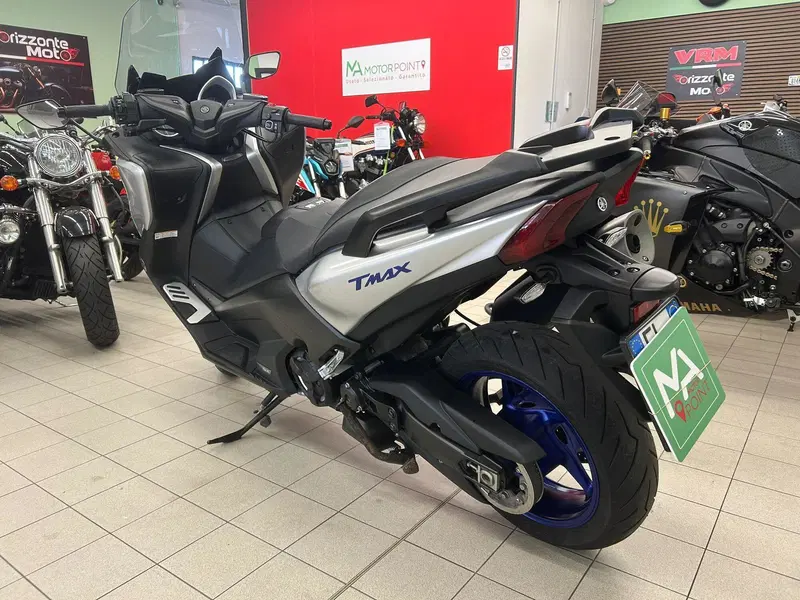 Yamaha T-Max 530 (2017 - 19) (4)