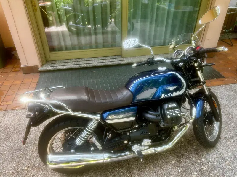 Moto Guzzi V7 Special (2021 - 24) (3)