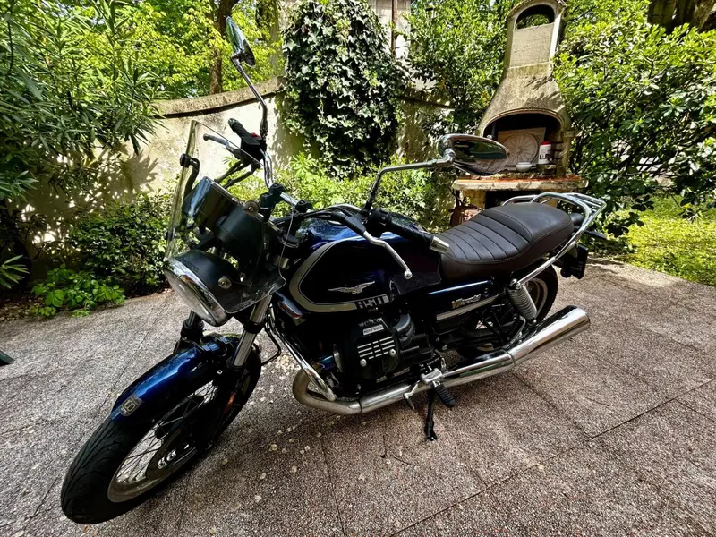 Moto Guzzi V7 Special (2021 - 24) (4)