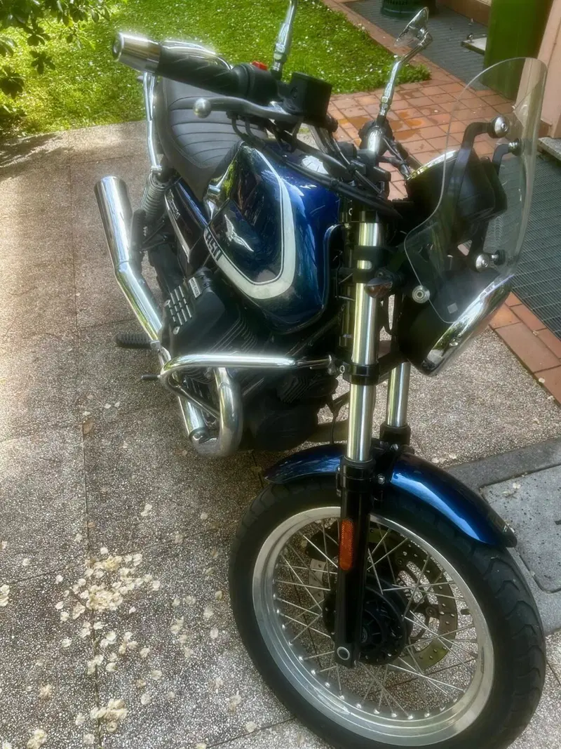 Moto Guzzi V7 Special (2021 - 24) (5)