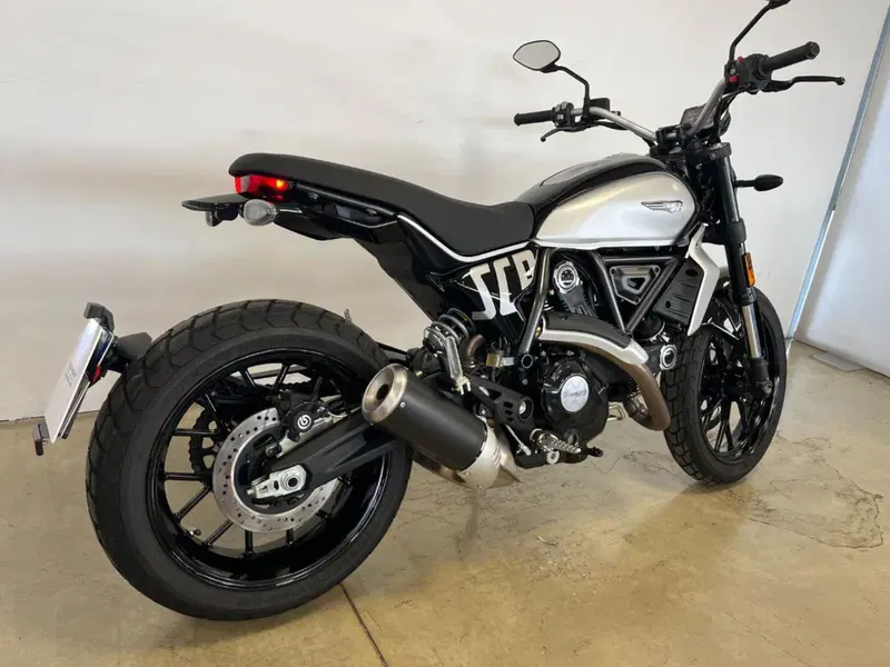 Ducati Scrambler 800 Icon Dark (2025 - 26) (7)