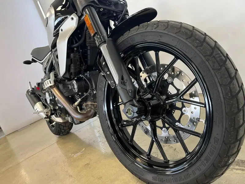 Ducati Scrambler 800 Icon Dark (2025 - 26) (4)
