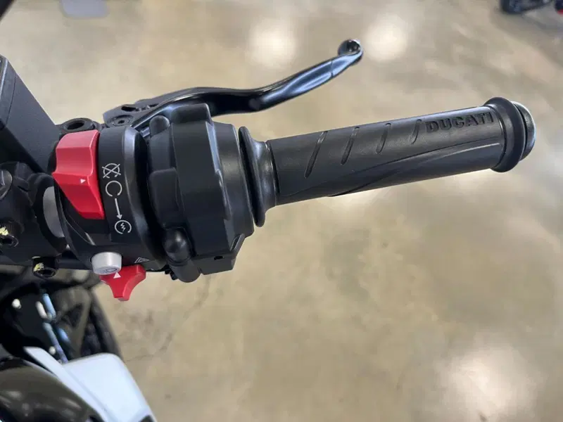 Ducati Scrambler 800 Icon Dark (2025 - 26) (10)