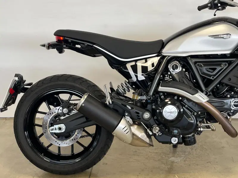 Ducati Scrambler 800 Icon Dark (2025 - 26) (6)