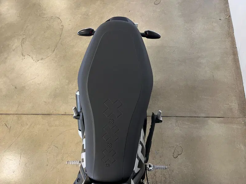 Ducati Scrambler 800 Icon Dark (2025 - 26) (8)