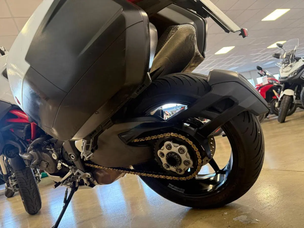 Ducati Multistrada 1200 S (2015 - 17) (9)