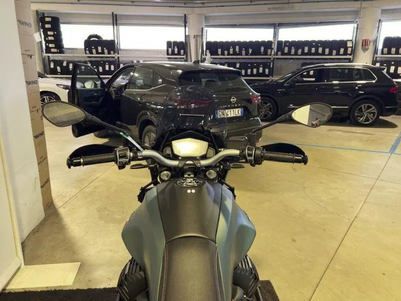 Moto Guzzi V85 TT (2021 - 23) (7)