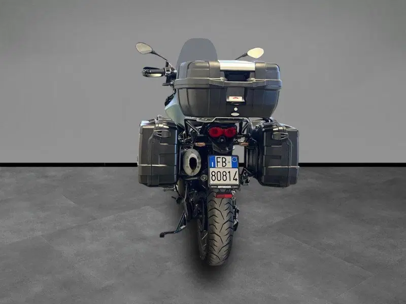 Moto Guzzi V85 TT (2021 - 23) (4)