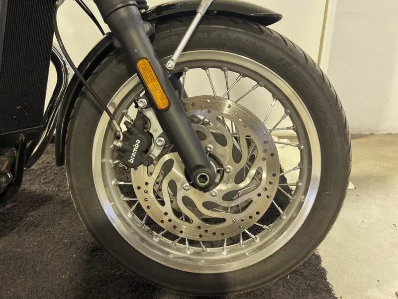 Triumph Bonneville T120 (2021 - 25) (8)