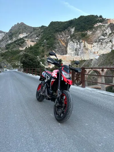 Ducati Hypermotard 950 RVE (2022 - 25) usata