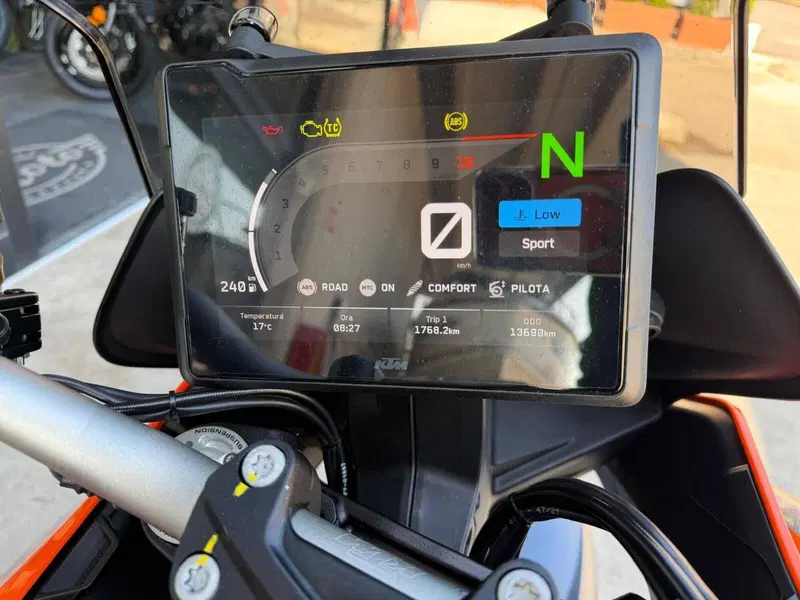 KTM 1290 Super Duke GT (2022 - 25) (4)