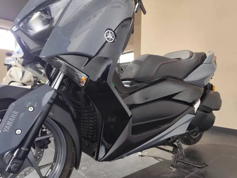Yamaha X-Max 300 Tech Max (2021 - 24) (4)