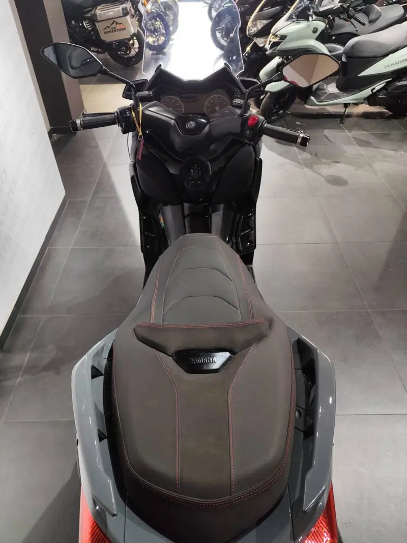 Yamaha X-Max 300 Tech Max (2021 - 24) (6)