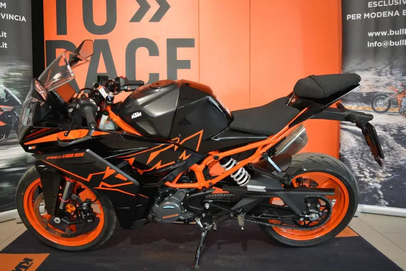 KTM RC 125 (2022 - 26) (2)