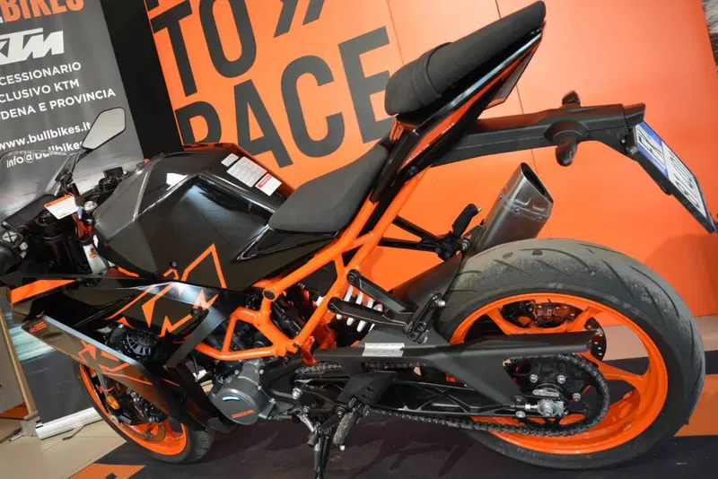 KTM RC 125 (2022 - 26) (6)