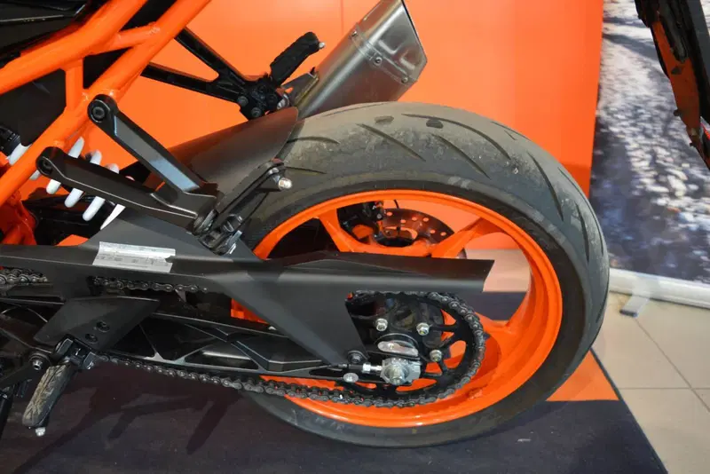 KTM RC 125 (2022 - 26) (17)
