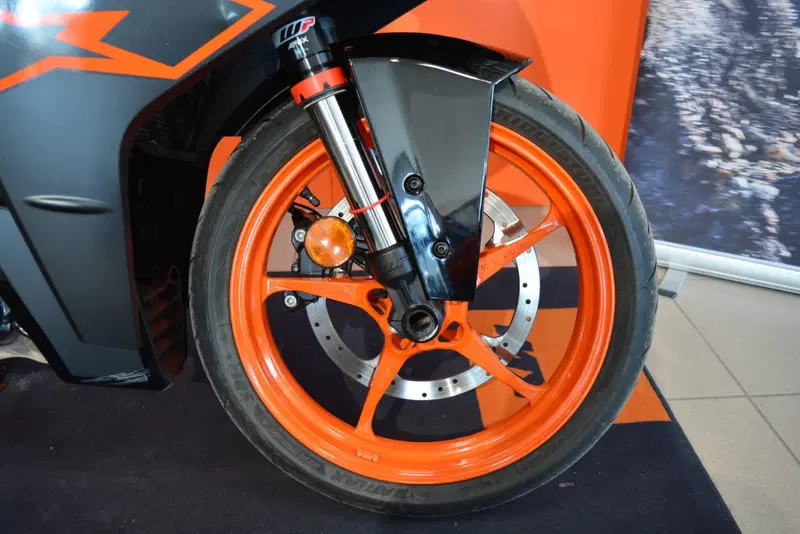 KTM RC 125 (2022 - 26) (13)