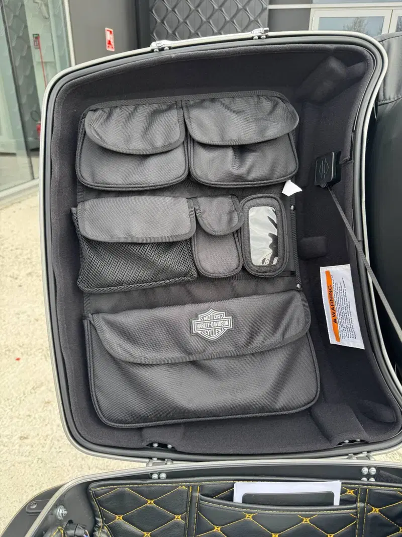 Harley-Davidson CVO Road Glide (2023) (14)