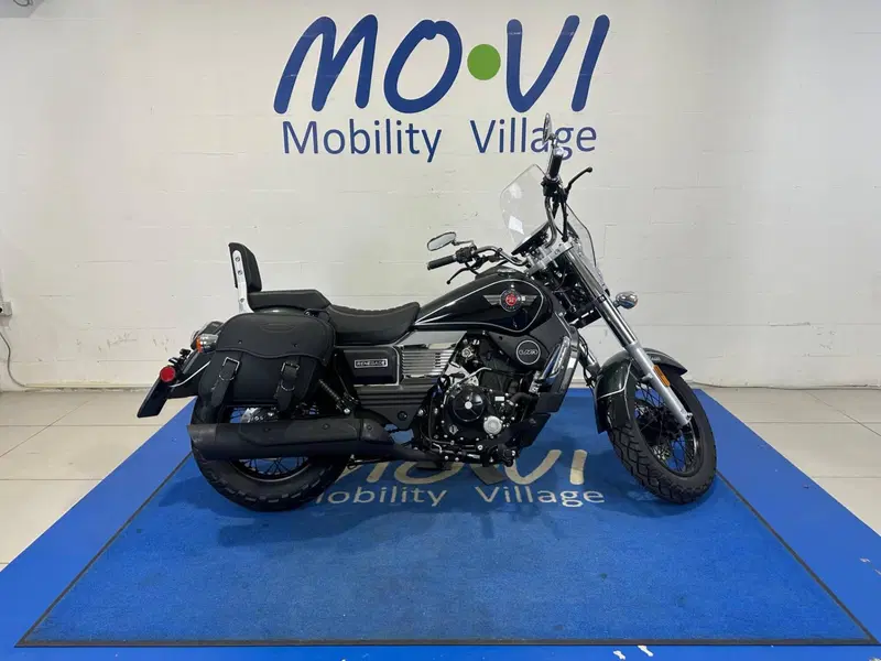 Um Italia Renegade Classic 300 Deluxe (2023 - 24)