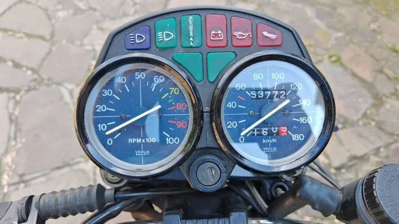 Moto Guzzi V 50 3 serie (4)