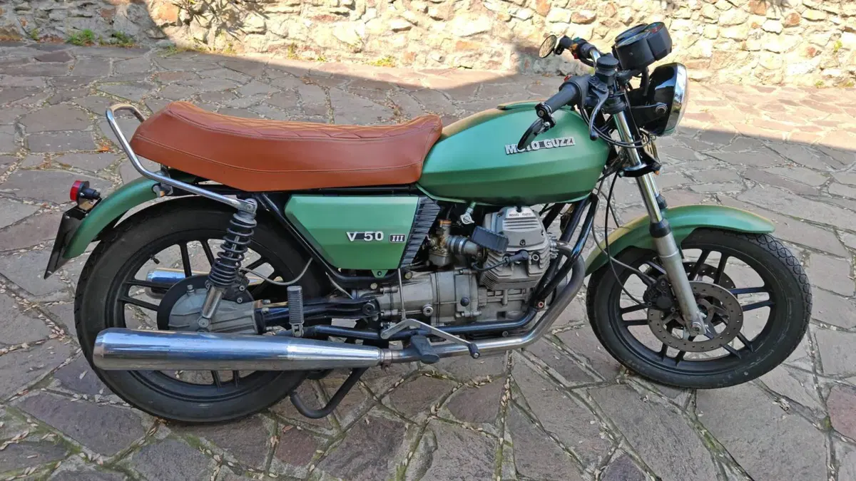 Moto Guzzi V 50 3 serie (2)