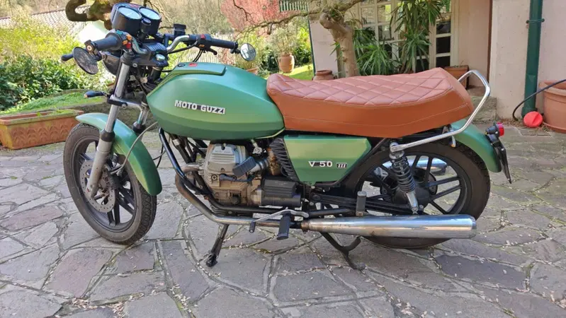 Moto Guzzi V 50 3 serie (5)