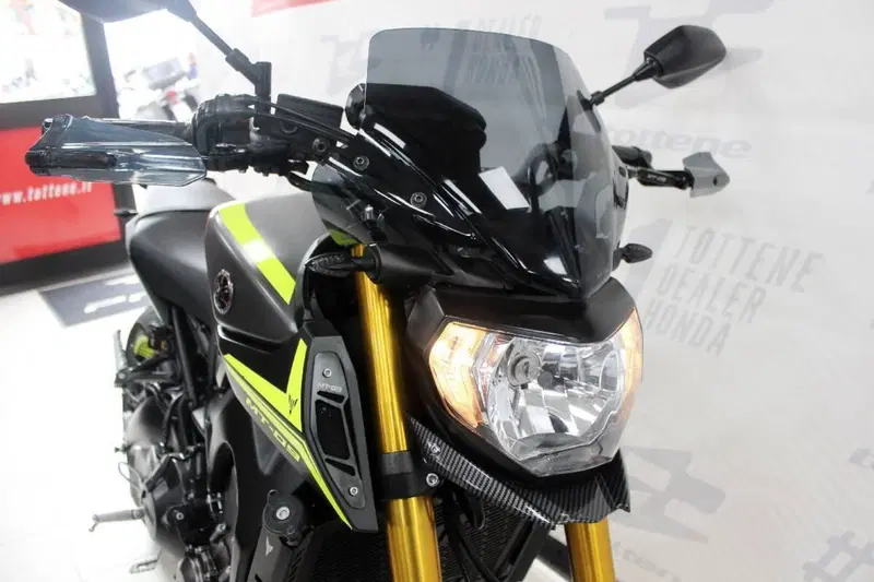 Yamaha MT-09 (2017 - 20) (4)