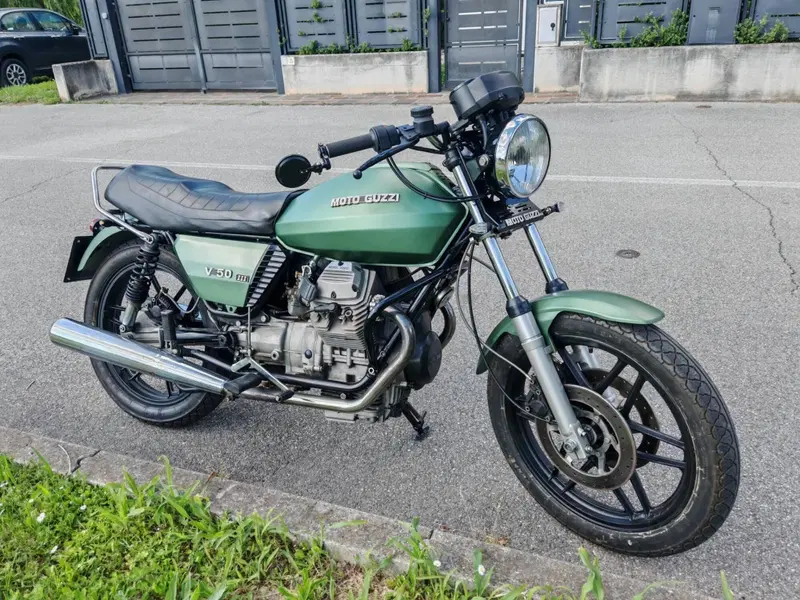 Moto Guzzi V 50 3 serie (8)